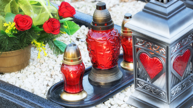 Hřbitovní svíčky